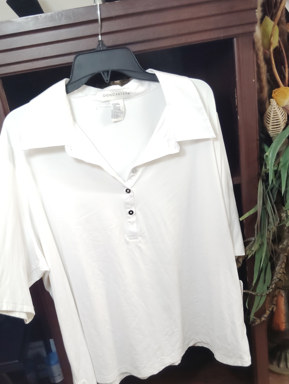 Doncaster Woman White Polo with Classic Collar